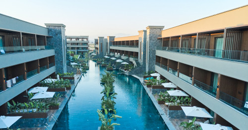 AYT Pool 0003